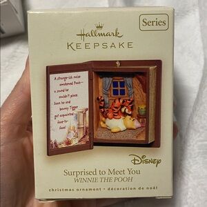 Hallmark Keepsake Disney Ornament surprised to meet you Winnie the Pooh 2007